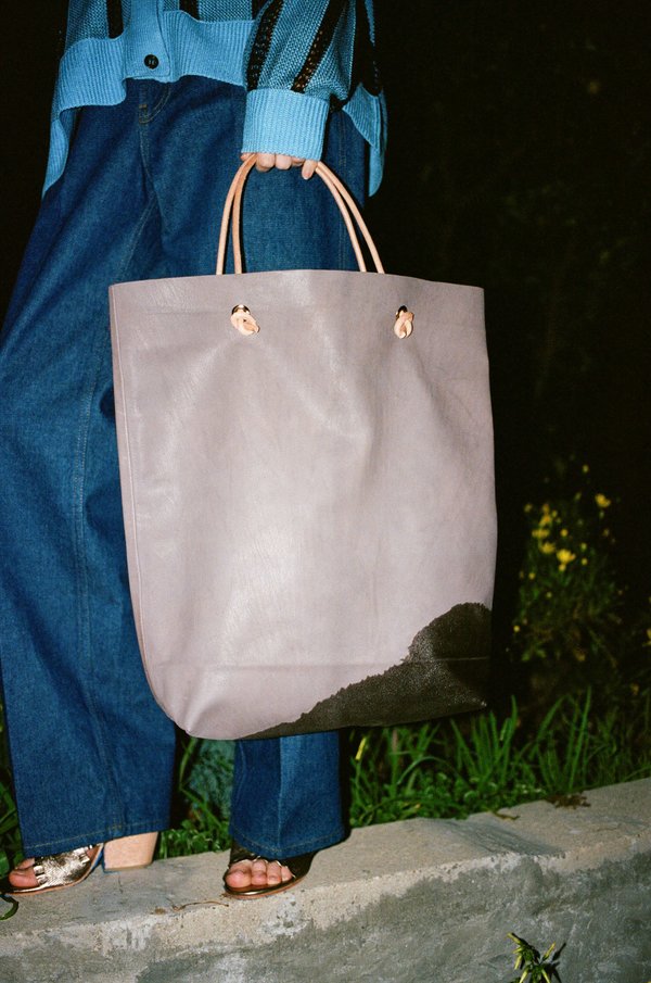 A Détacher Stain Bag in Gray A Détacher Stain Bag in Gray