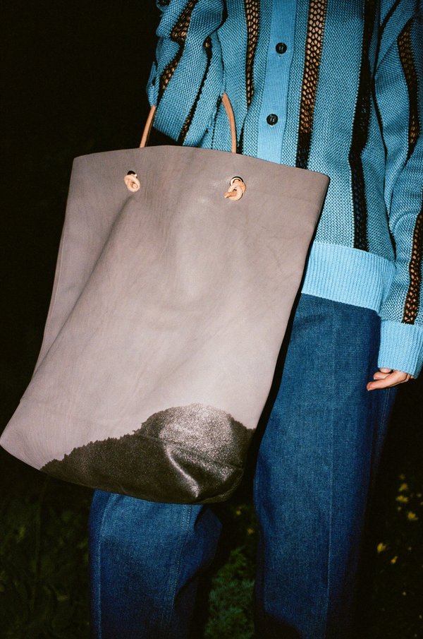 A Détacher Stain Bag in Gray A Détacher Stain Bag in Gray