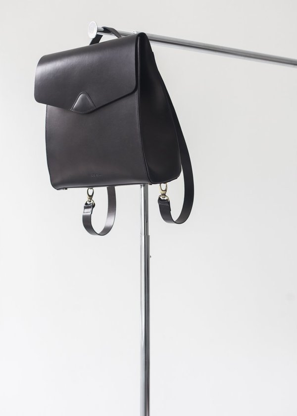 Black Leather Women’s Backpack - Macta Vere Verto VereVerto Macta Backpack | Garmentory main image 2