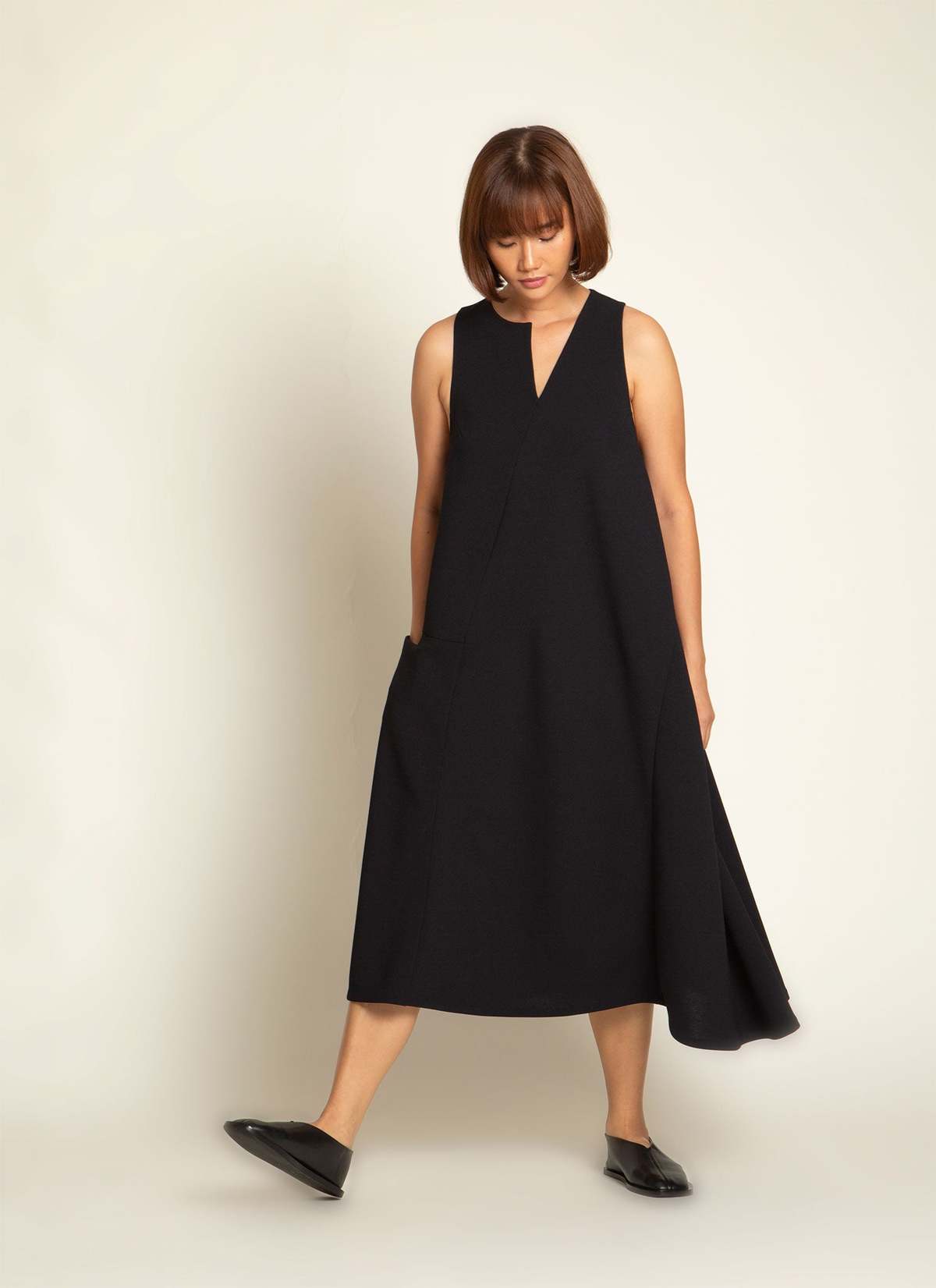 KAAREM Diagonal Xéo A-Line Pocket Dress - Black Blue - Image 10 of 13