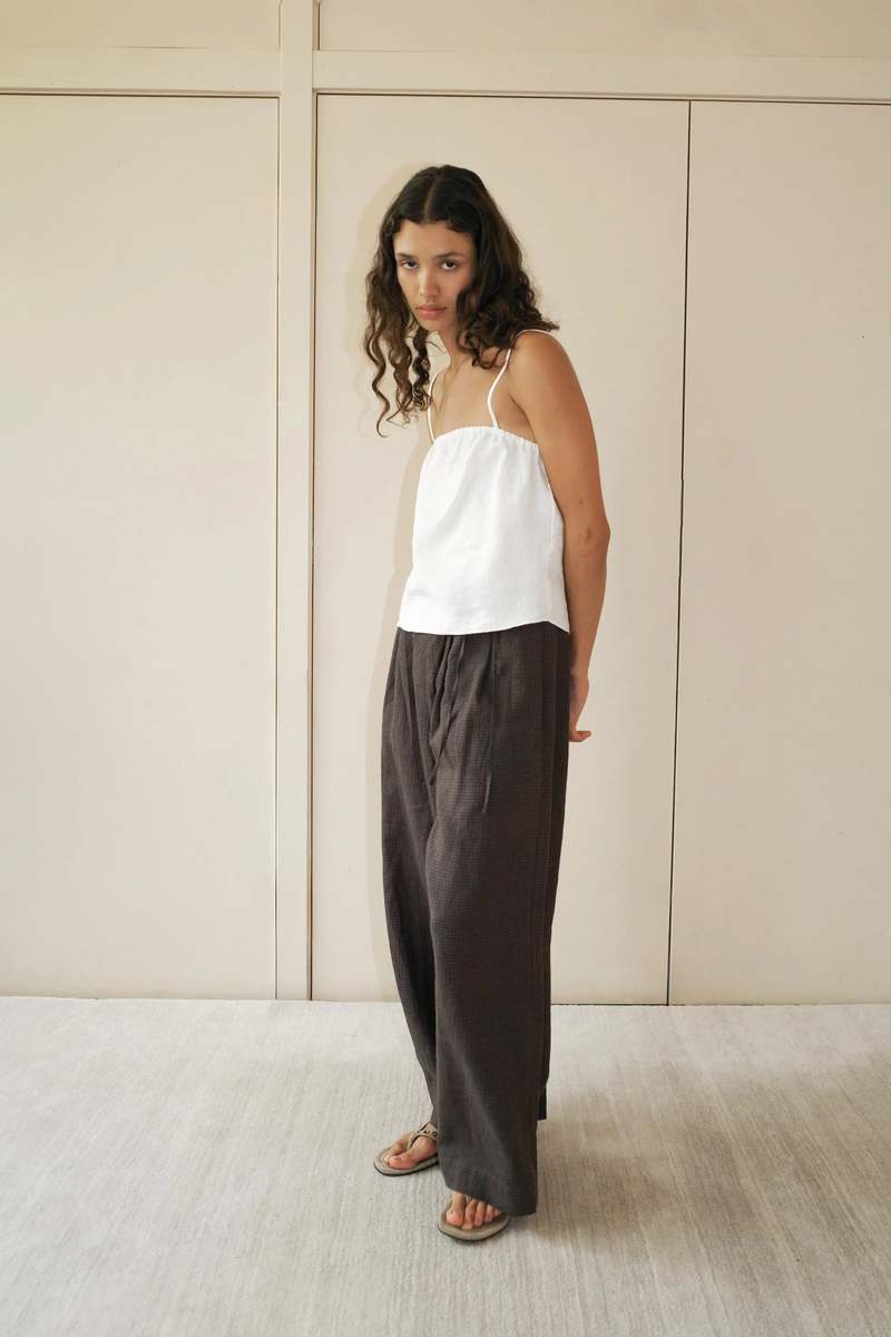【DISCERNMENT】Folded Line Cotton Pants DISCERNMENT】Folded Line Cotton Pants パンツ・ボトムス