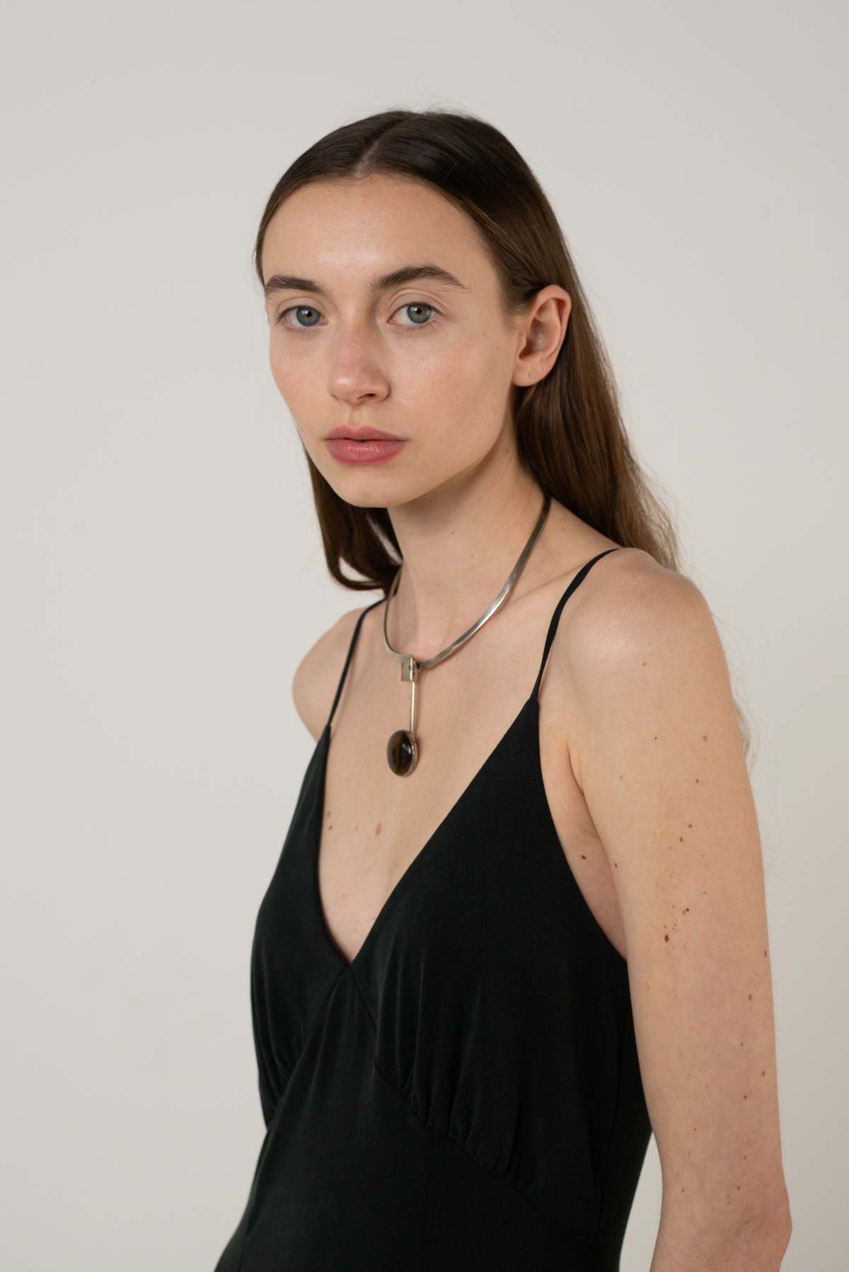 ESTEMPORARY - Choker turned main image 1