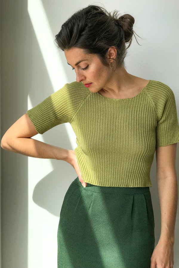 Piper Dalton Designs Piper Dalton Cropped Linen Tee in Avocado Piper Dalton Designs Piper Dalton Cropped Linen Tee in Avocado