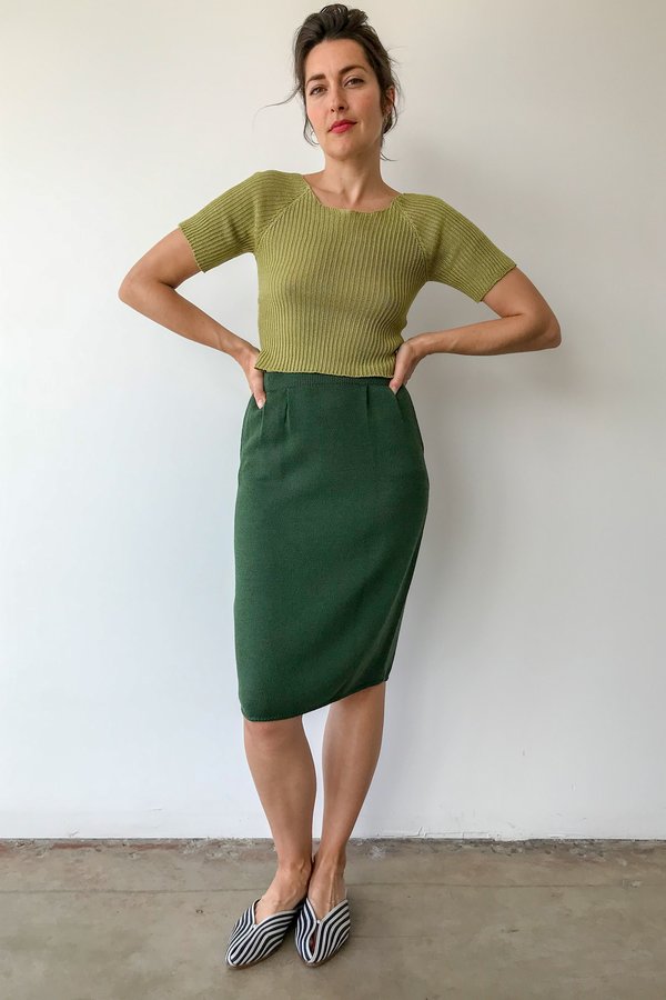 Piper Dalton Designs Piper Dalton Cropped Linen Tee in Avocado Piper Dalton Designs Piper Dalton Cropped Linen Tee in Avocado