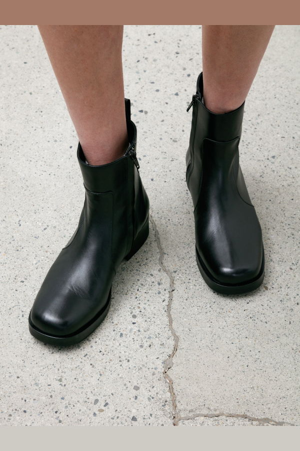 Studio Nicholson Square Boot - Black