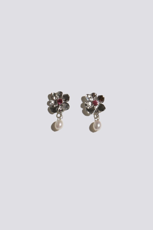 Mondo Mondo Flower Pearl Drop Earrings - Silver