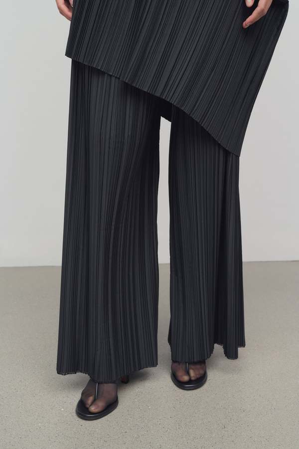 最終値下げ【美品】THE ROW GALA PANTS The Row Gala Crepe Wide-Leg Pants | Saks Fifth Avenue