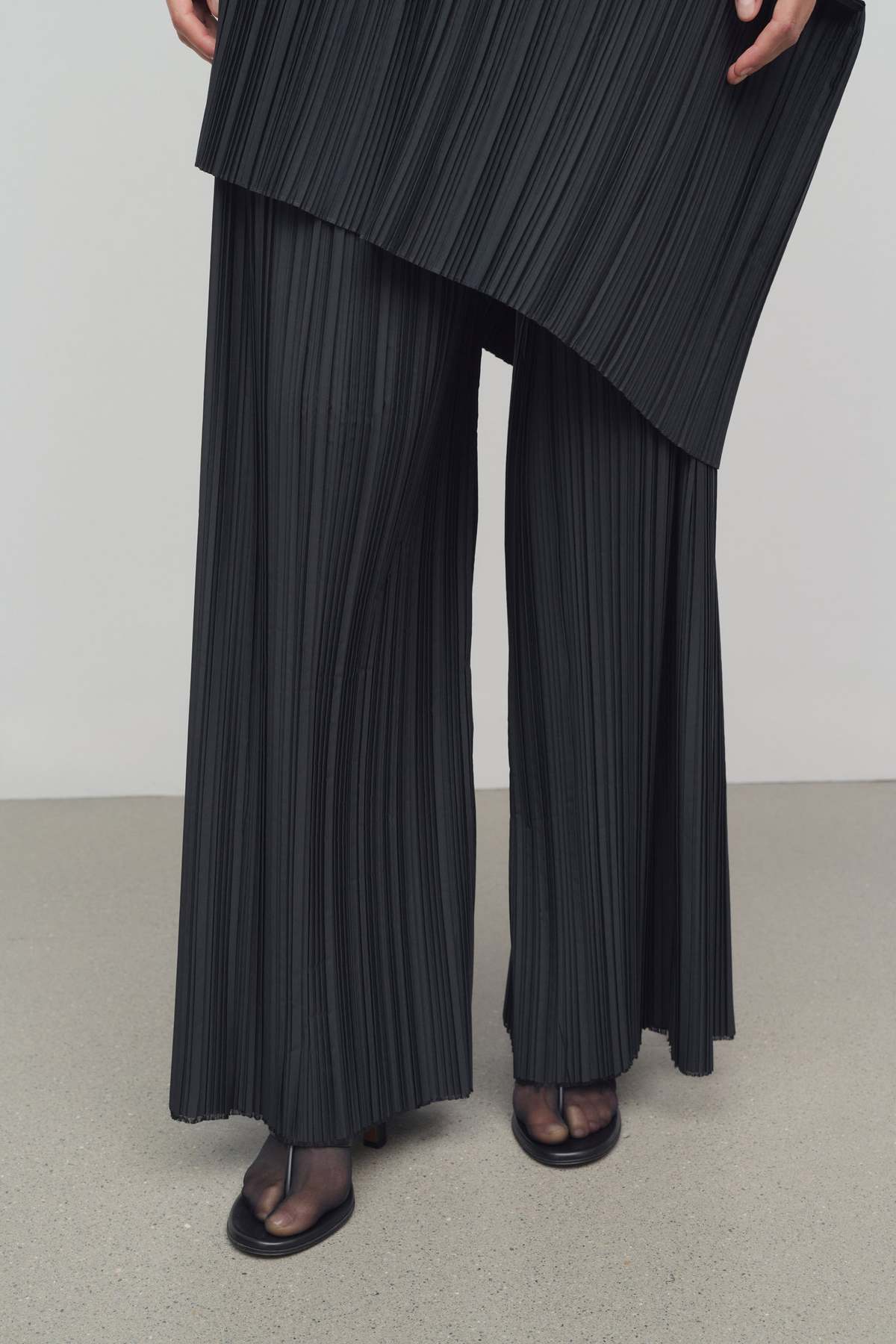 最終値下げ【美品】THE ROW GALA PANTS THE ROW | 'GALA' HIGH RISE ELASTICATED WAIST WIDE LEG PANTS