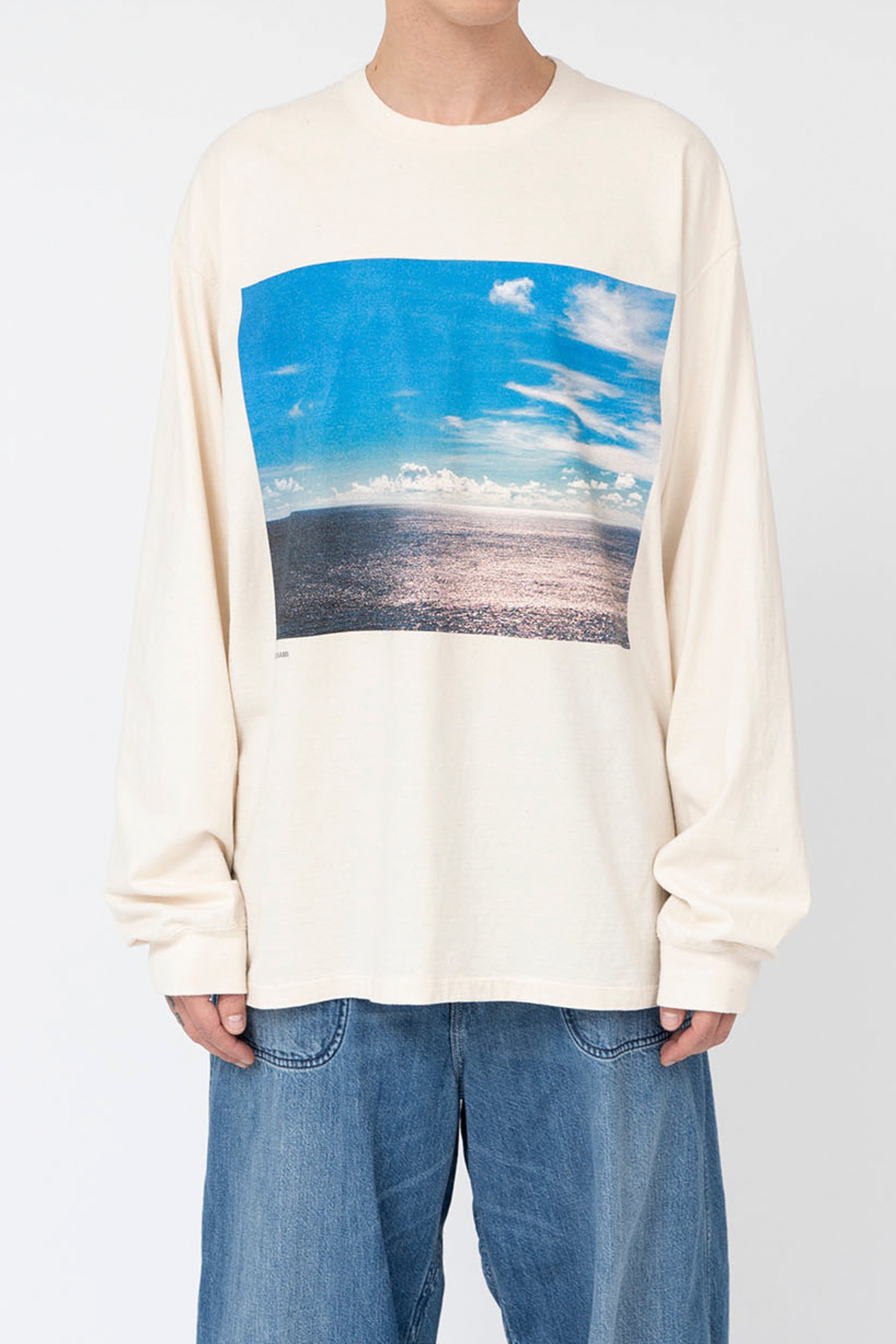新品 nanamica OOAL L/S Photo Print Tee EC Nanamica OOAL L/S Photo Print Tee | Garmentory