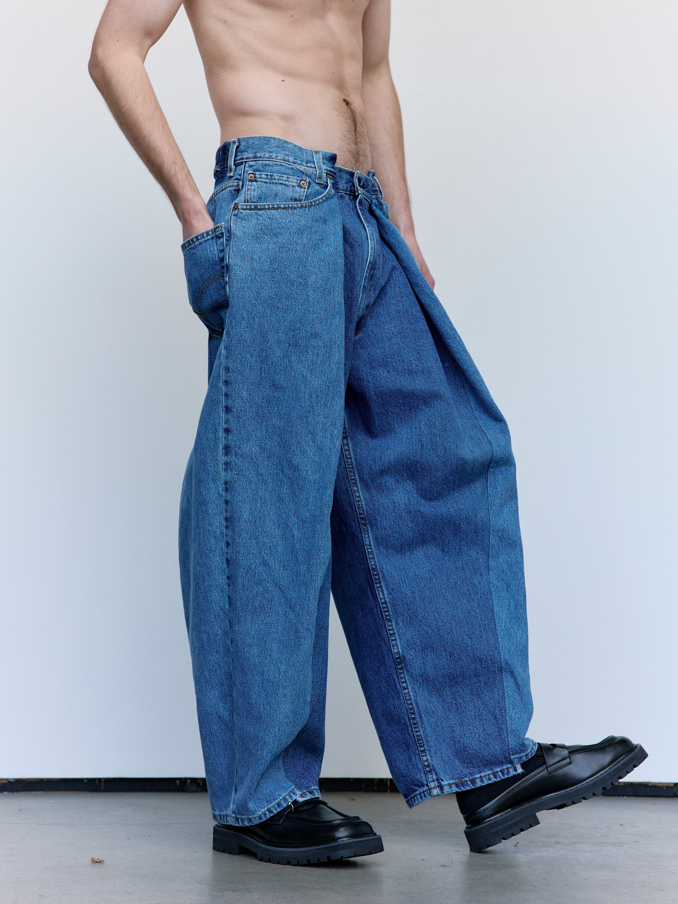 オルドパークOLD PARK 4 TUCK JEANS Old Park 4 Tuck Jeans - Blue | Garmentory
