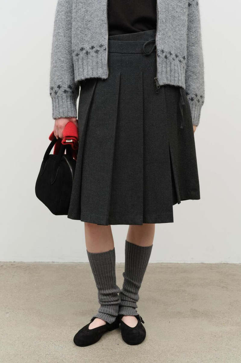 [LOW CLASSIC] / ☆ 25SS PLEATS WRAP SKIRT / CHARCOAL DUNST Ribbon Pleats Wrap Skirt - Charcoal Grey | Garmentory