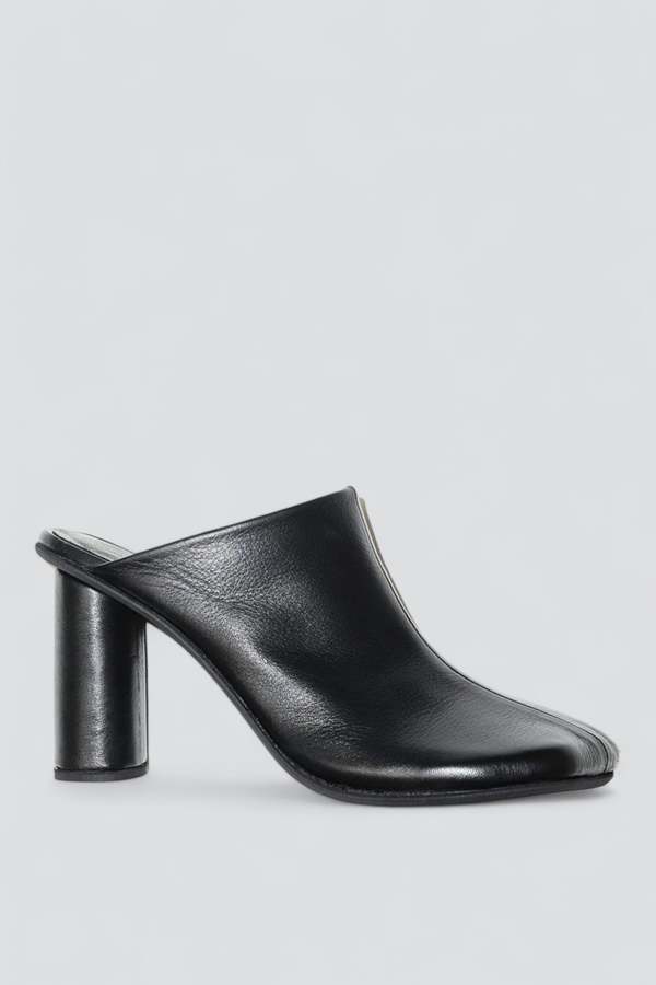 Dubi Arco Clog - Black Dubi Arco Clog - Black