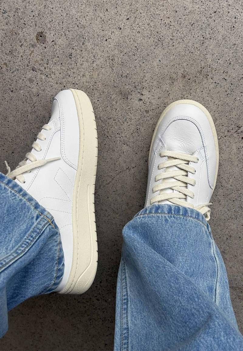 VEJA V 12 Stitch OT Leather sneakers - Extra White