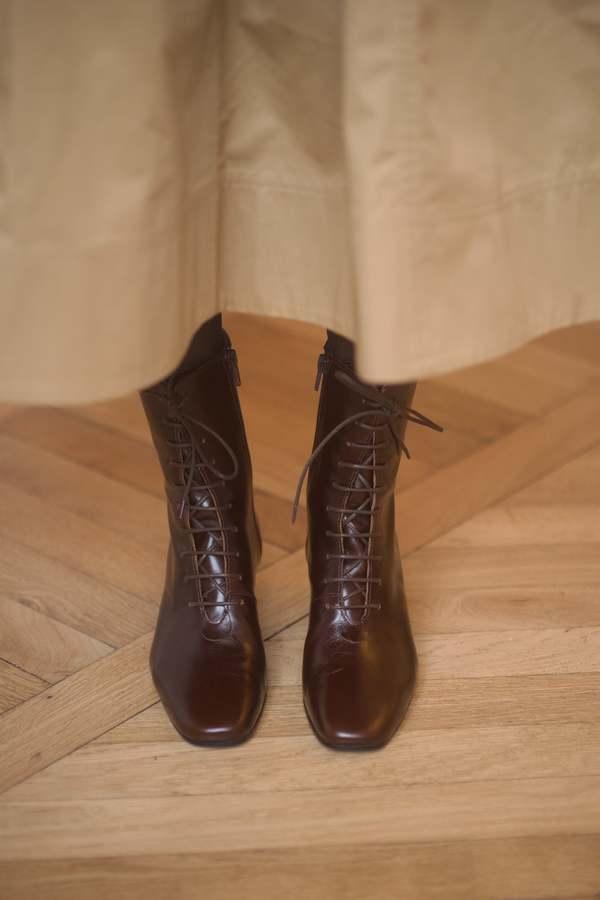 Anne Thomas Pavlova Boots - Chestnut