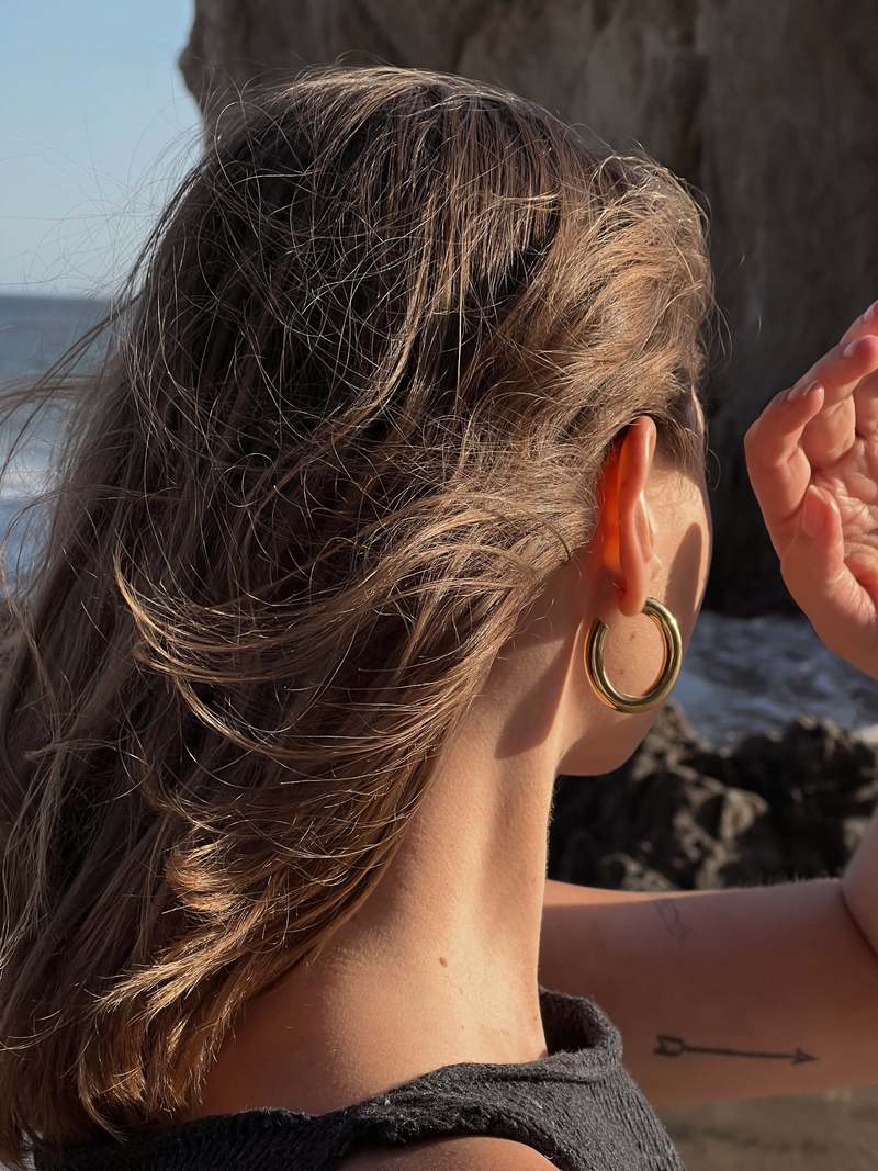 Laura Lombardi Mini Curve Earring - Gold | Garmentory