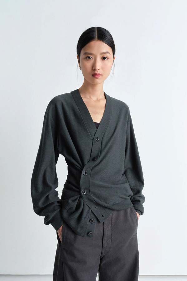 トップス LEMAIRE RELAXED TWISTED CARDIGAN Relaxed Twisted Cardigan in Carbon
