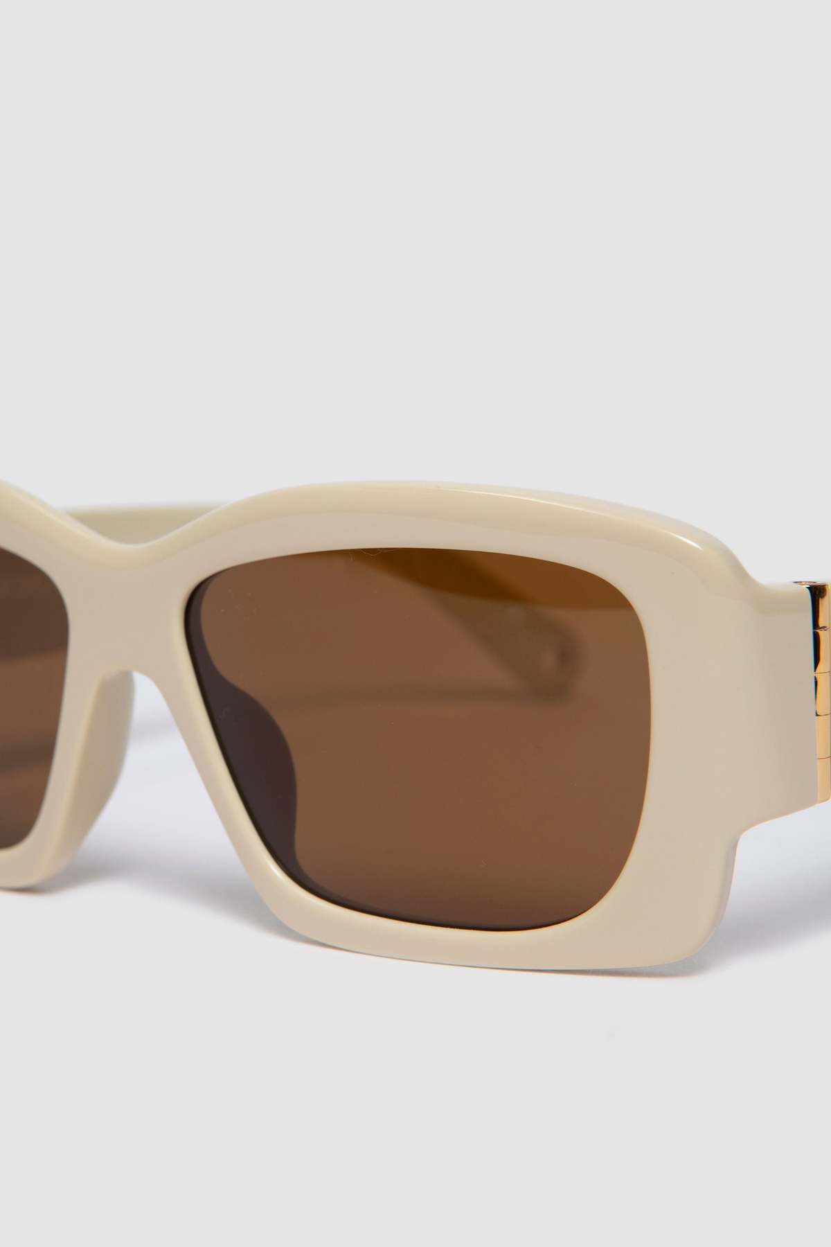 Jacquemus Croisiere Sunglasses - Sand/Gold/Brown | Garmentory