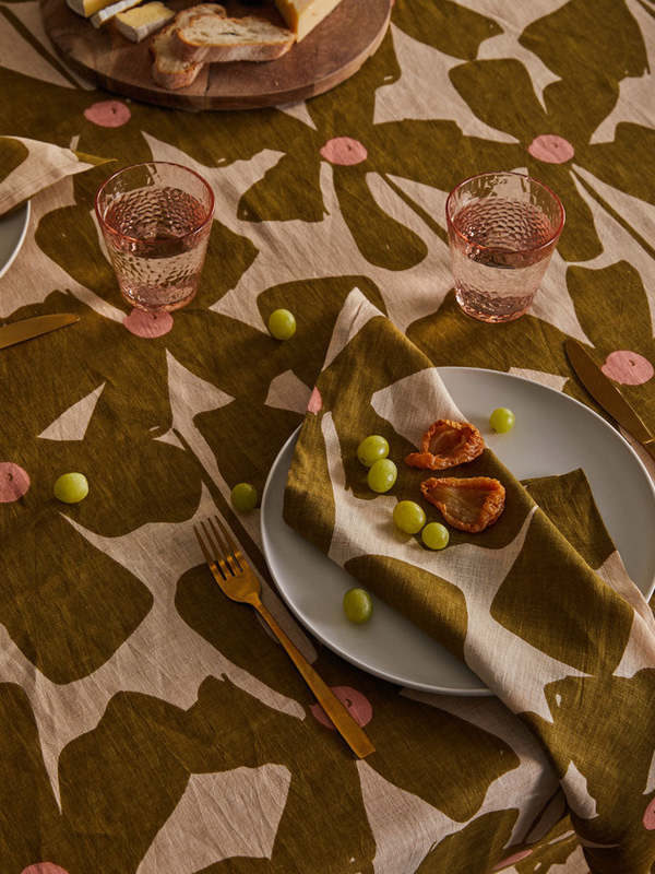 Mosey Me Olive Poppy Placemat Set & Napkin Set Bundle - Home Accessories Mosey Me Olive Poppy Placemat Set & Napkin Set Bundle - Home Accessories