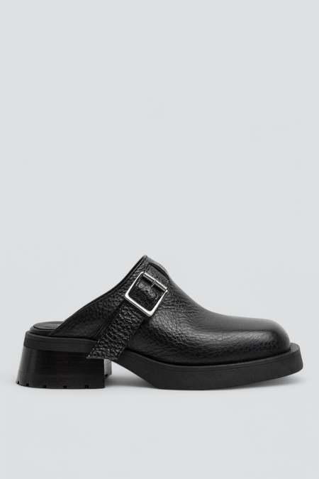 サンダル・ミュール miista SS22 YVONNE SANDALS (MI_3750_ORANGE) MIISTA YVONNE SANDALS | Garmentory