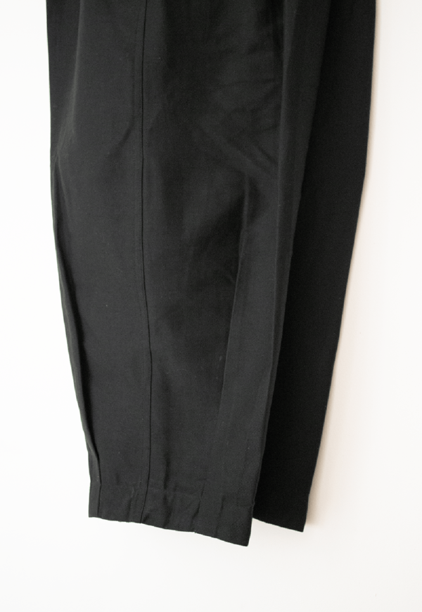 Many Rhizomes Puffy Pleated Pants - Black