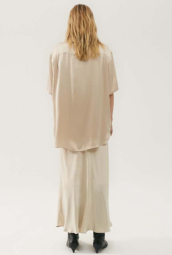 Silk Laundry SHORT SLEEVE BOYFRIEND SHIRT - HAZELNUT