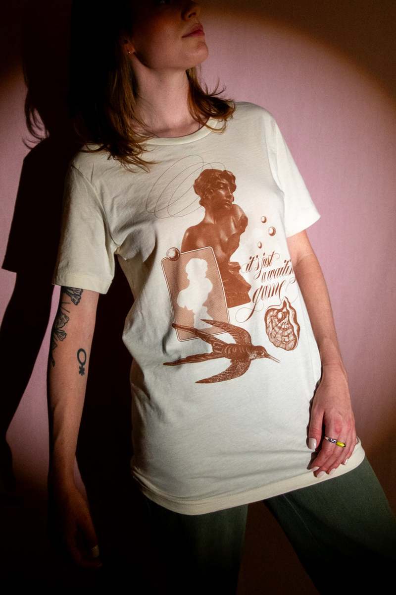 Hey Colanda Sapphic Romance Tee