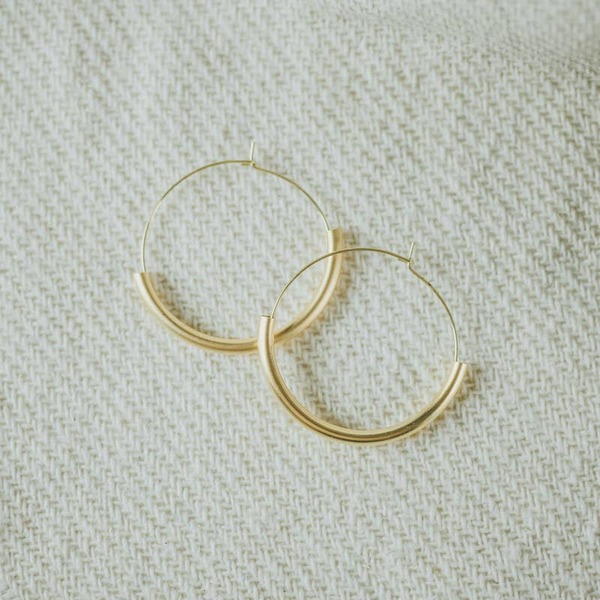 Commonform Arc Hoop Earrings