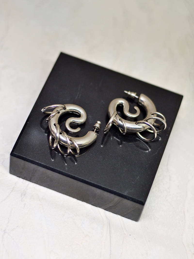 ピアス PANCONESI \"DIAMOND SERPENT HOOPS\" EARRINGS Panconesi Diamond Serpent Hoops Accessories in Metallic | Lyst