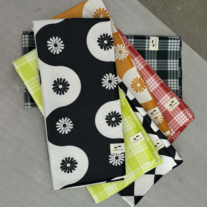 Slowtide Botanical Waves Quick-Dry Kitchen Towel Slowtide Botanical Waves Quick-Dry Kitchen Towel