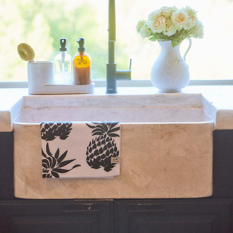 Slowtide Pineapps Quick-Dry Kitchen Towel Slowtide Pineapps Quick-Dry Kitchen Towel