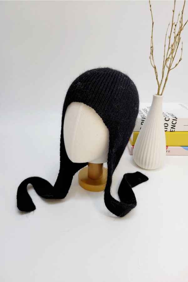 Comfortarians Knitted Angora Bonnet - Black