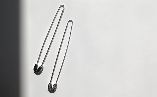 A Détacher Oversized Safety Pin Earrings A Détacher Oversized Safety Pin Earrings