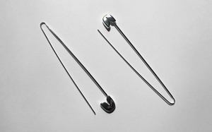 A Détacher Oversized Safety Pin Earrings A Détacher Oversized Safety Pin Earrings