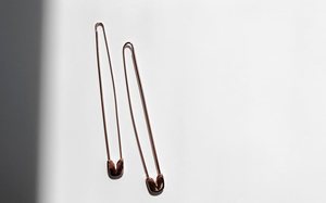 A Détacher Oversized Safety Pin Earrings A Détacher Oversized Safety Pin Earrings