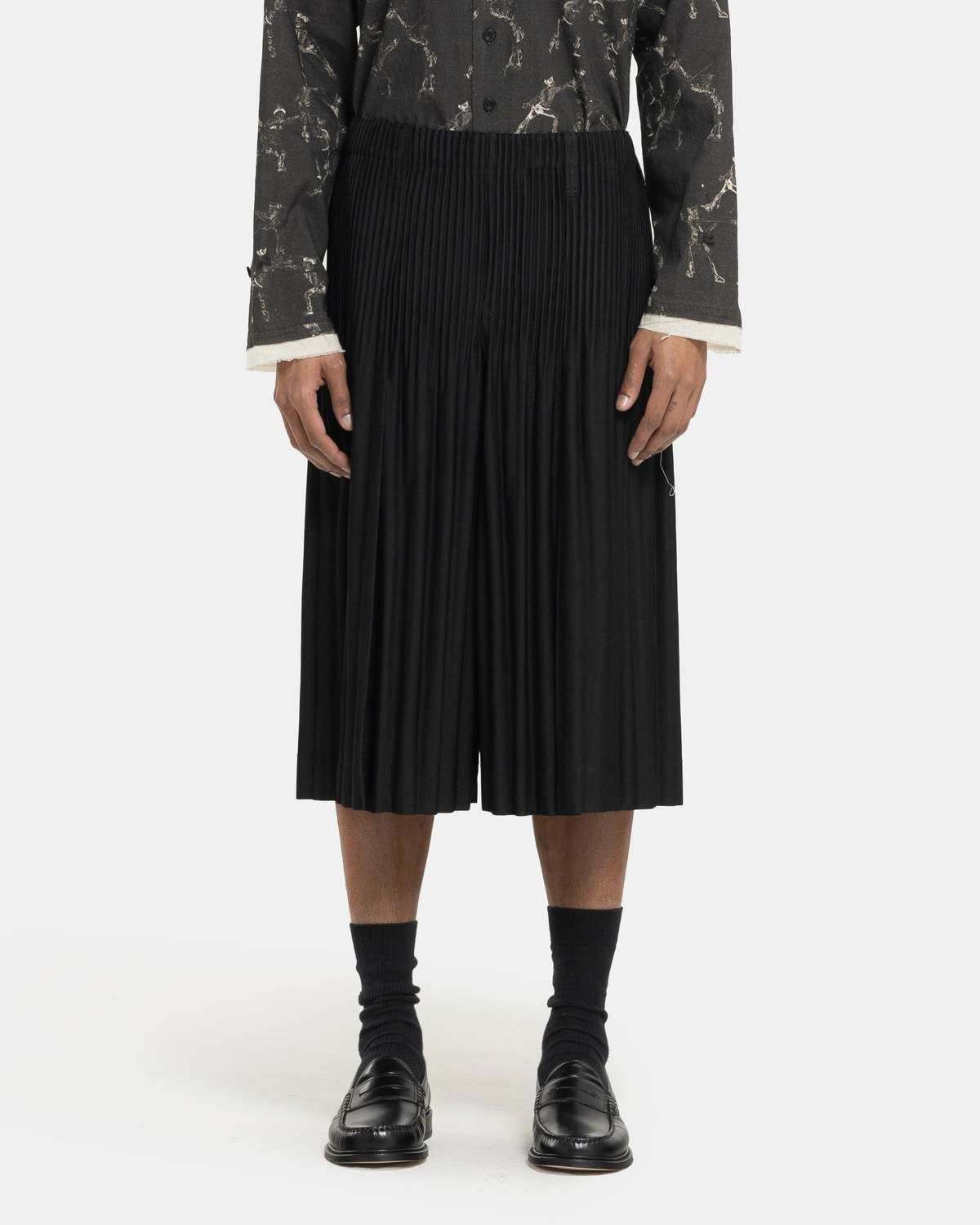 HOMME PLISSE ISSEY MIYAKE Tailored Pleats 1 Shorts - Black