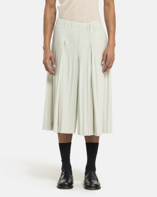 HOMME PLISSE ISSEY MIYAKE Tailored Pleats 1 Shorts - Frosty Grey