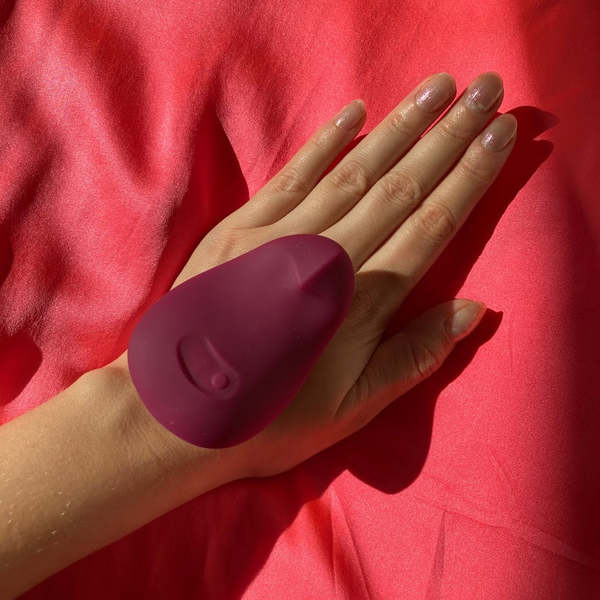 Dame Pom Flexible Vibrator - Plum