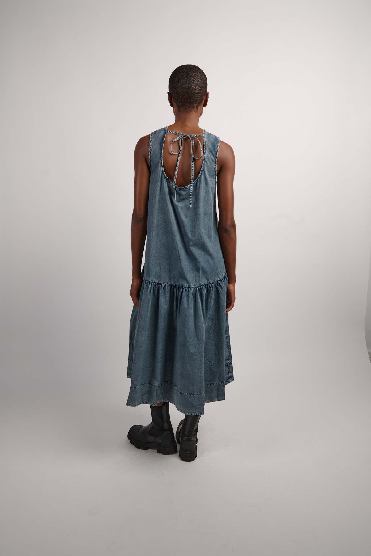 ワンピース Ganni Denim midi dress with open back Cotton-Poplin-Open-Back-Midi-