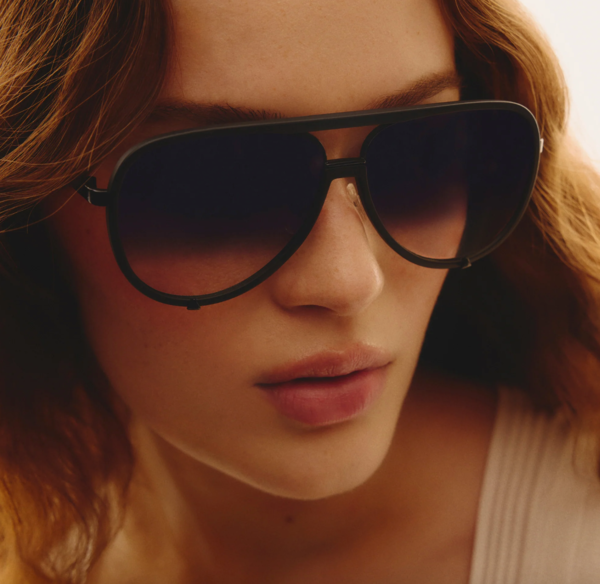 Quay High Profile Aviator Sunglasses - Matte Black Frame  display picture 2