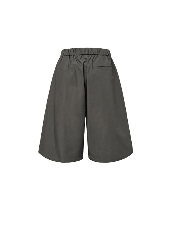 AMOMENTO Two Tuck Wide Shorts - Brown | Garmentory