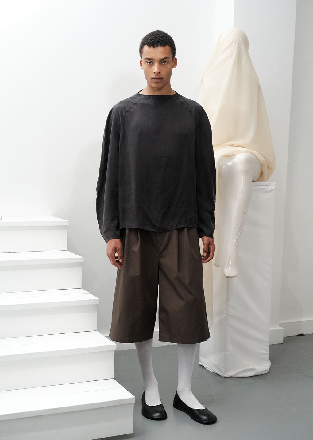 AMOMENTO Two Tuck Wide Shorts - Brown | Garmentory
