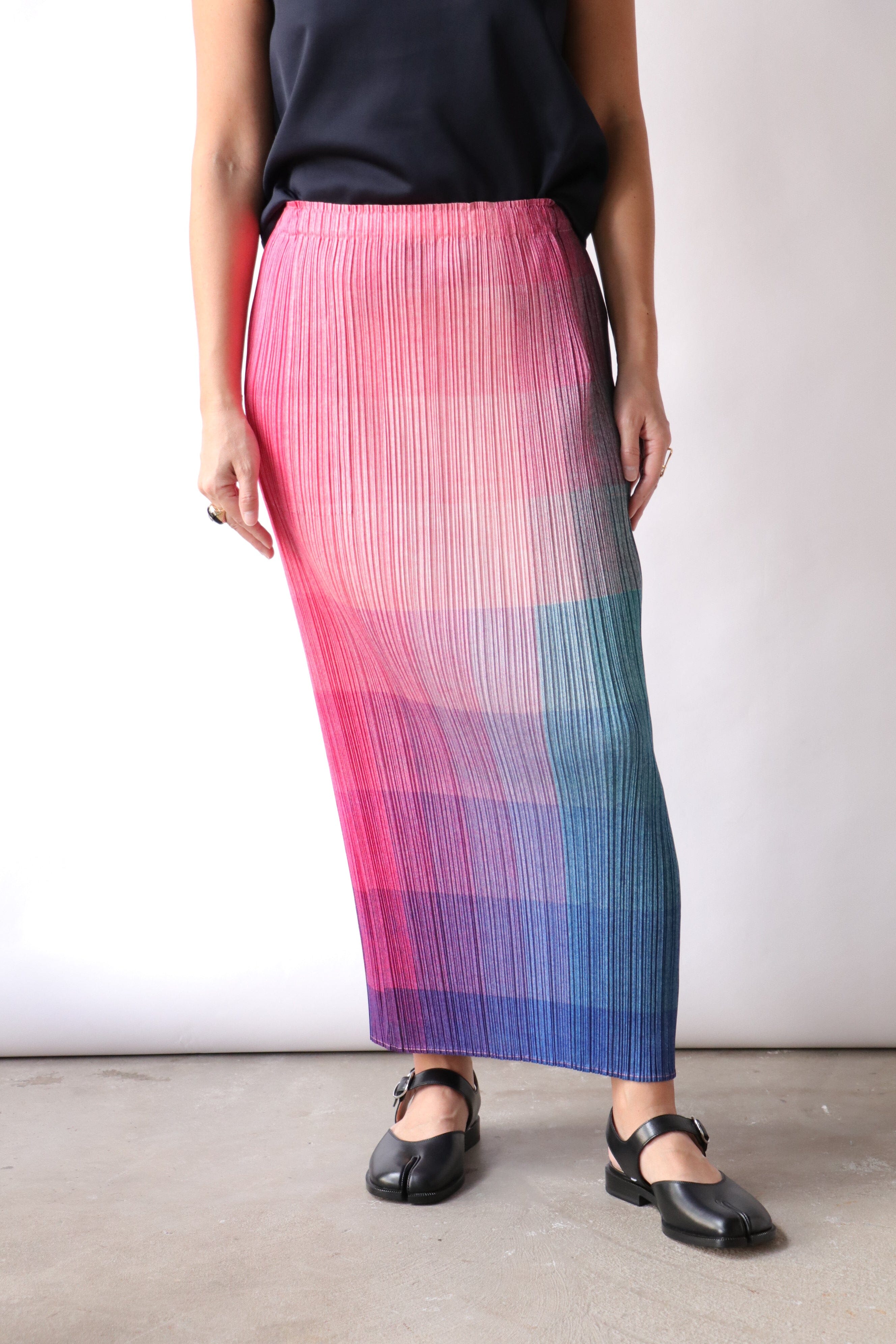 Issey Miyake Photon Skirt - Pink no.22 | Garmentory