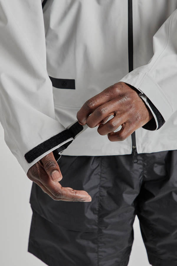 Goldwin Pertex Shield Air Mountaineering Jacket - Snow Gray