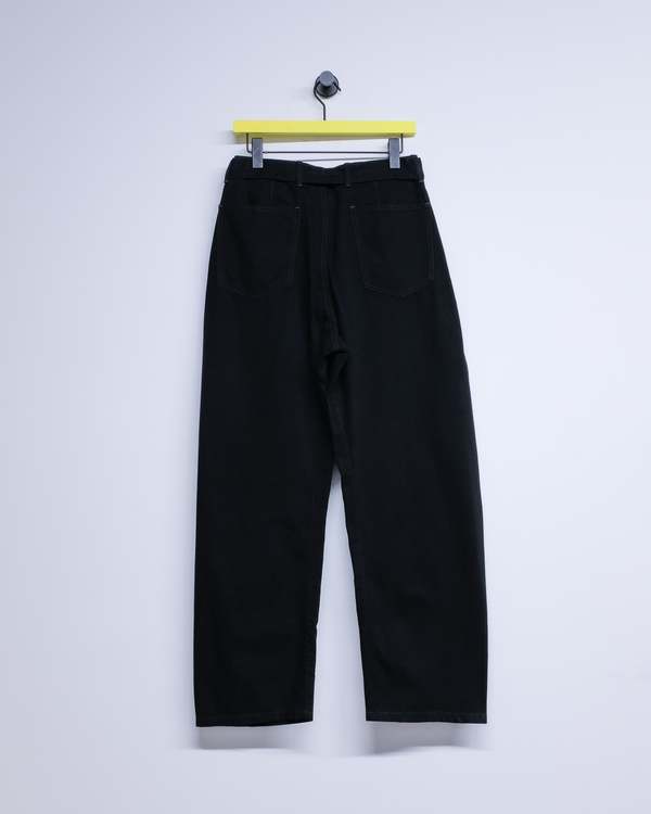 【LEMAIRE】TWISTED PANTS HEAVY BLACK DENIM LEMAIRE / HEAVY BLACK DENIM TWISTED BELTED PANTS | THE