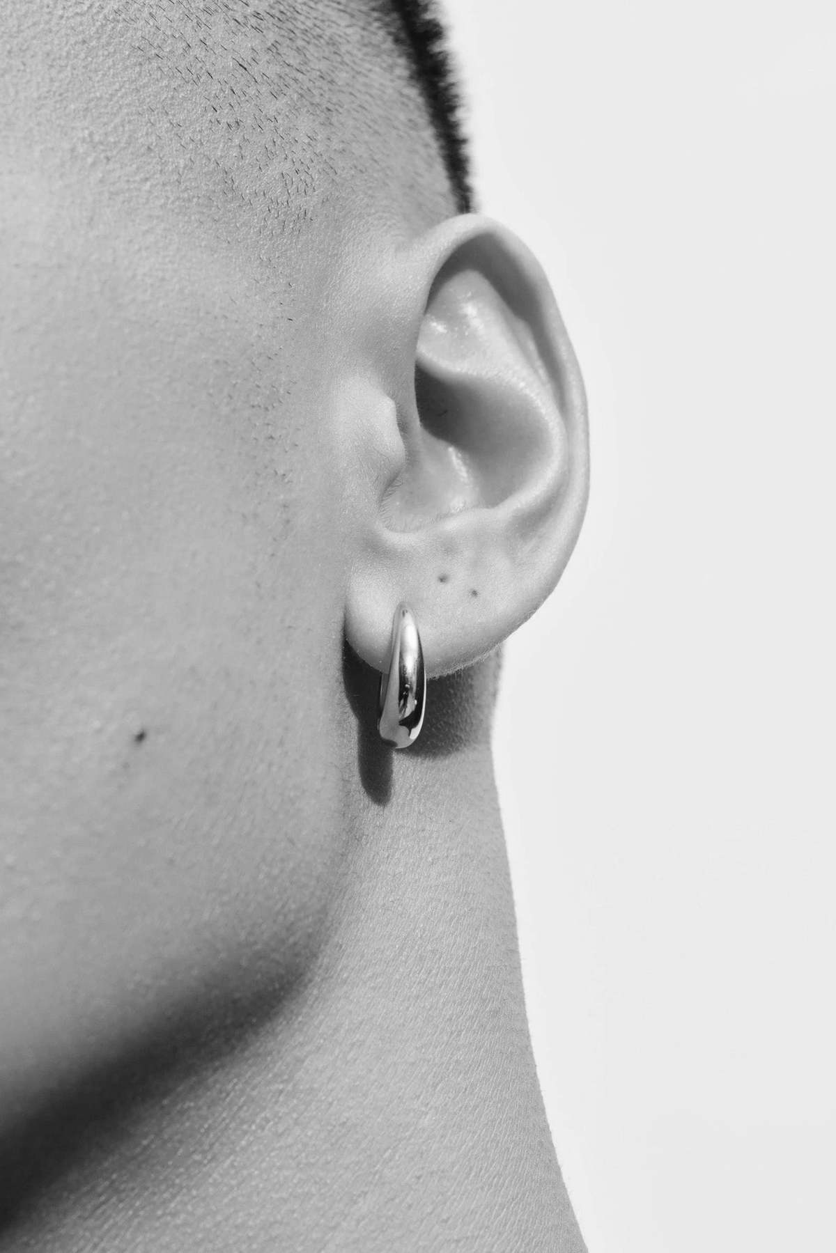 Tom Wood Liz Hoops - Image 3 of 3