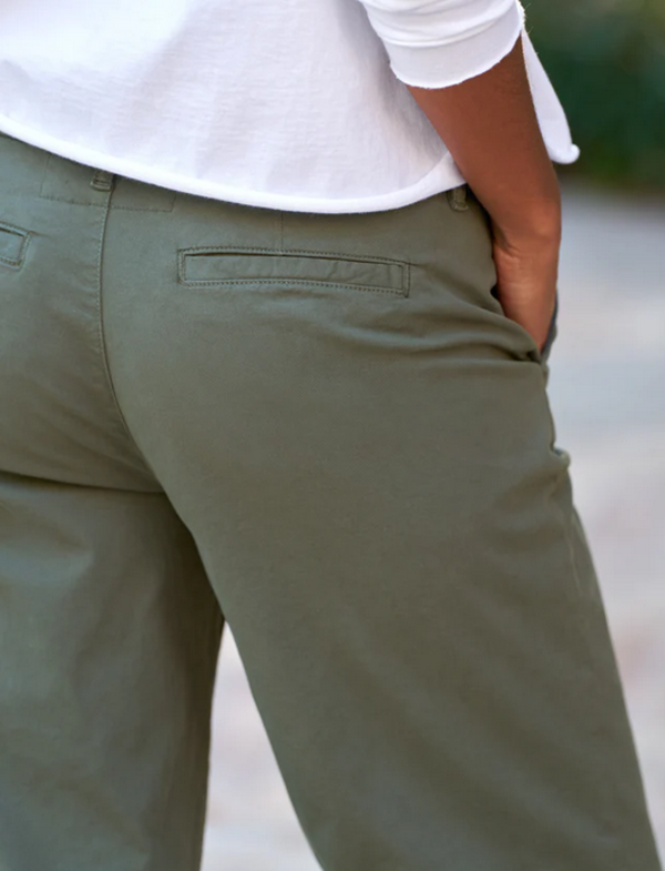 Frank & Eileen The Westport Chino - Army Green