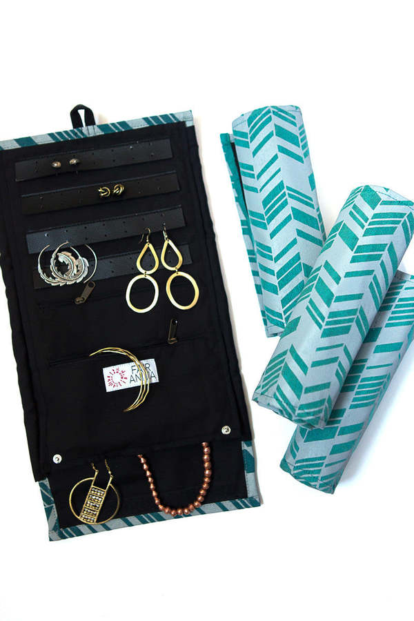 Fair Anita Wayfarer Jewelry Roll Travel Case - Chevron