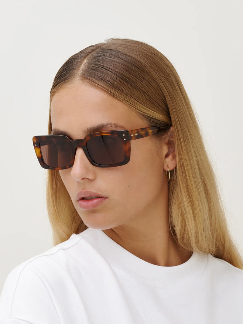 MESSY WEEKEND Anna Sunglasses - Tortoise/Brown