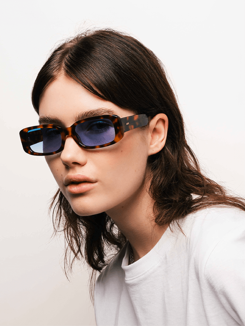 MESSY WEEKEND Roxie Sunglasses - Tortoise Blue