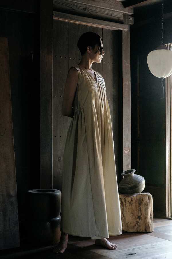 Black Crane Pleated V Neck Dress - Oyster